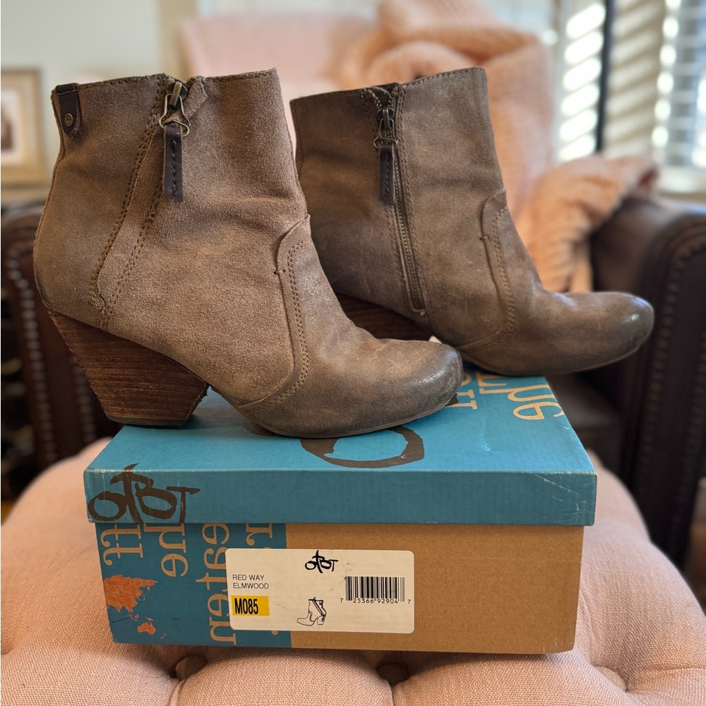 OTBT size 8.5. Brown booties